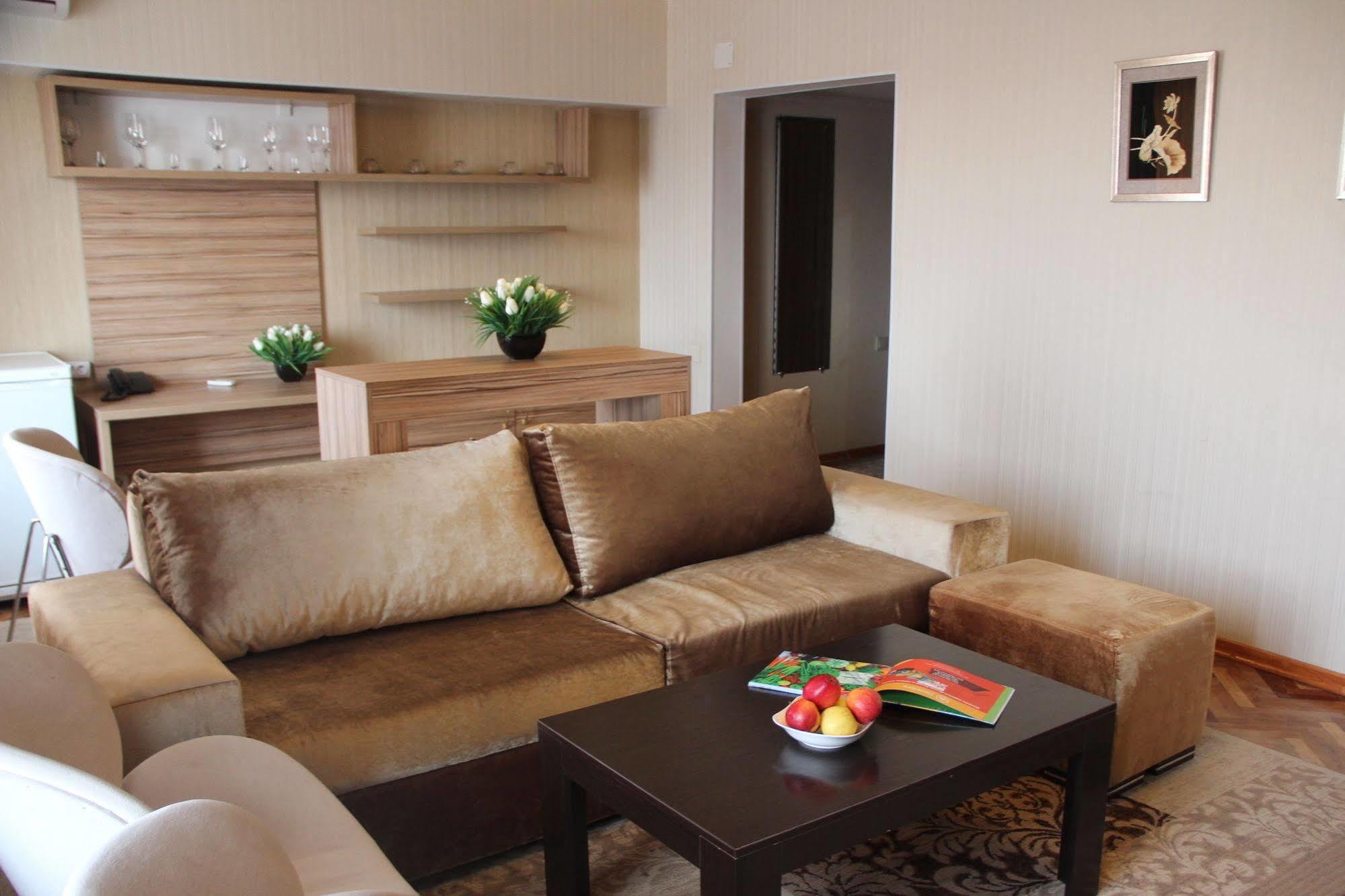 Hotel Dostuk Bişkek Dış mekan fotoğraf