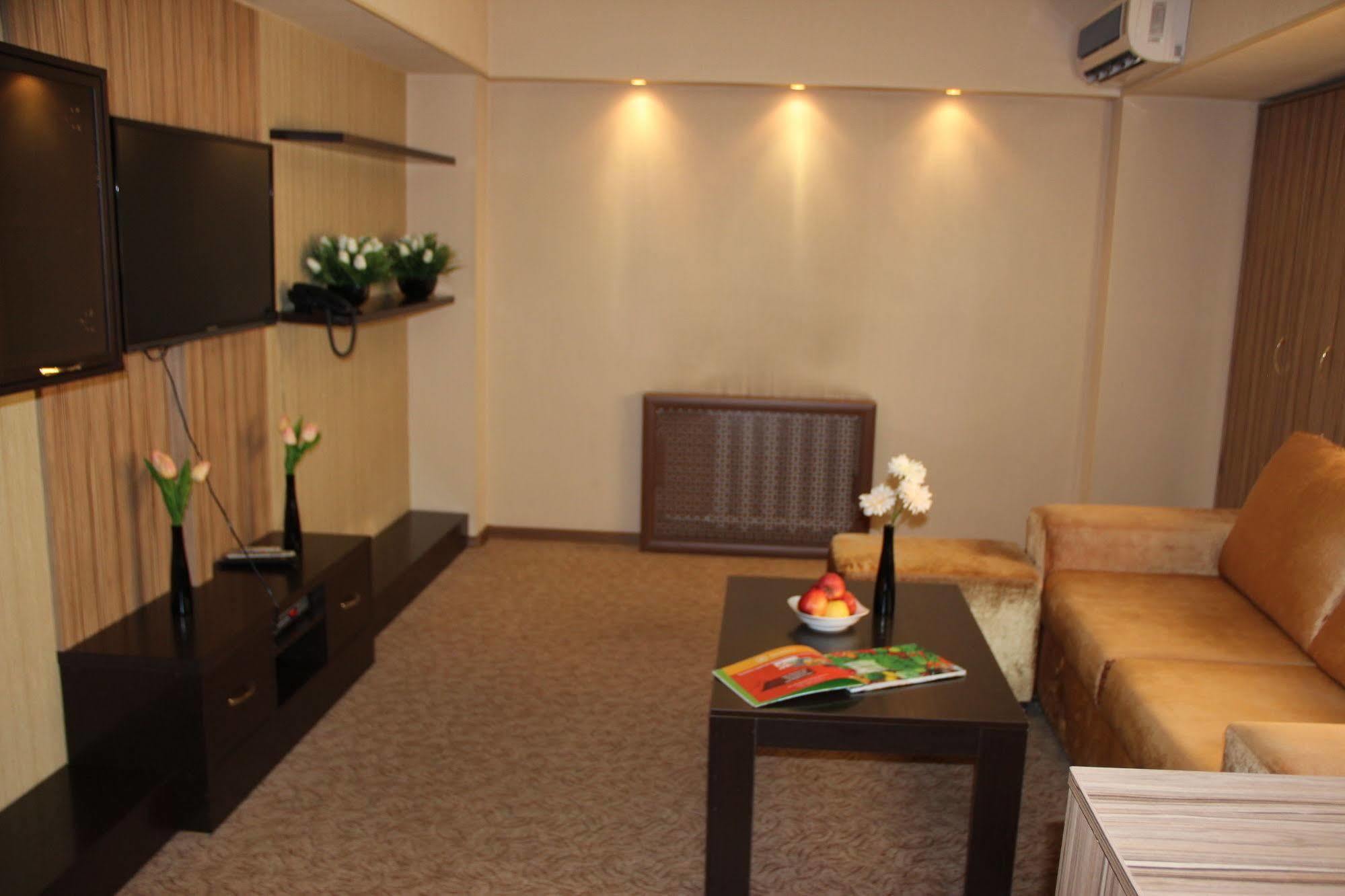 Hotel Dostuk Bişkek Dış mekan fotoğraf