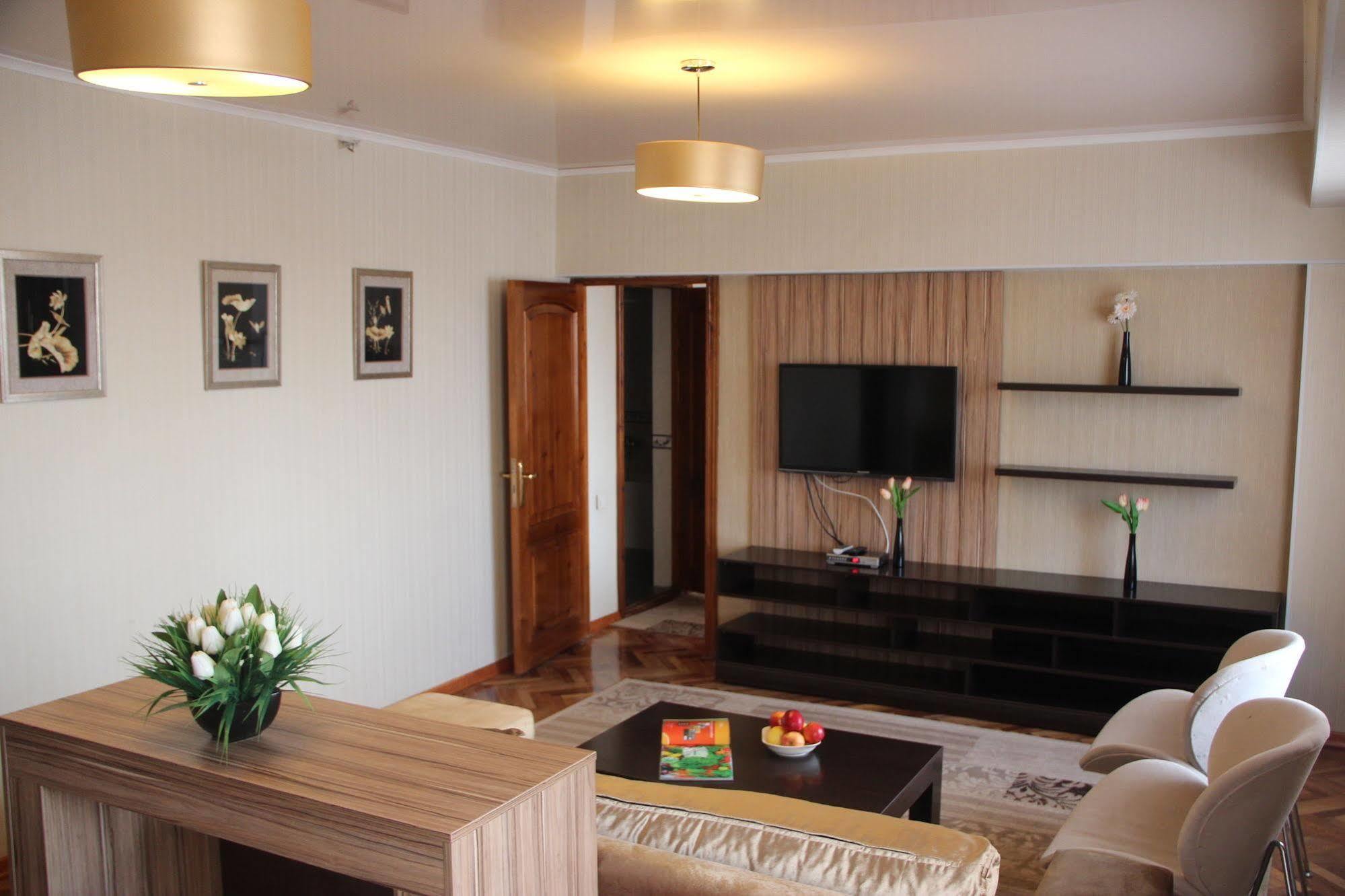 Hotel Dostuk Bişkek Dış mekan fotoğraf