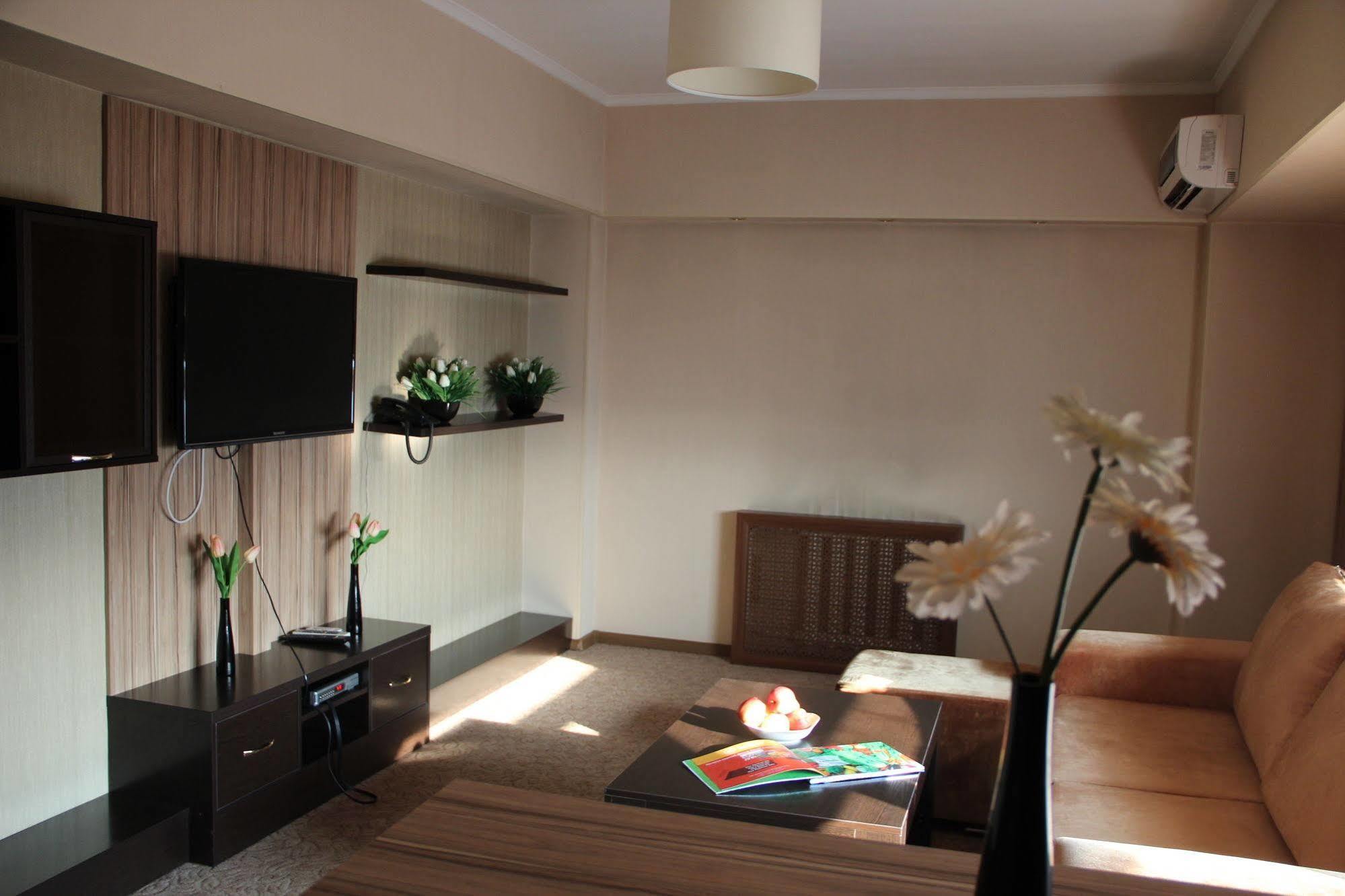 Hotel Dostuk Bişkek Dış mekan fotoğraf