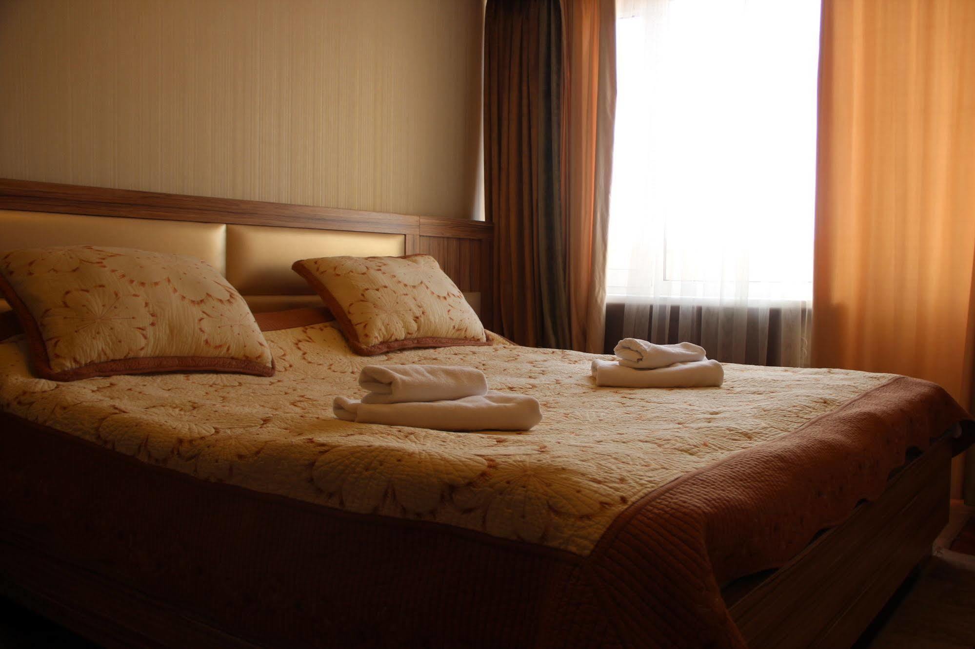 Hotel Dostuk Bişkek Dış mekan fotoğraf