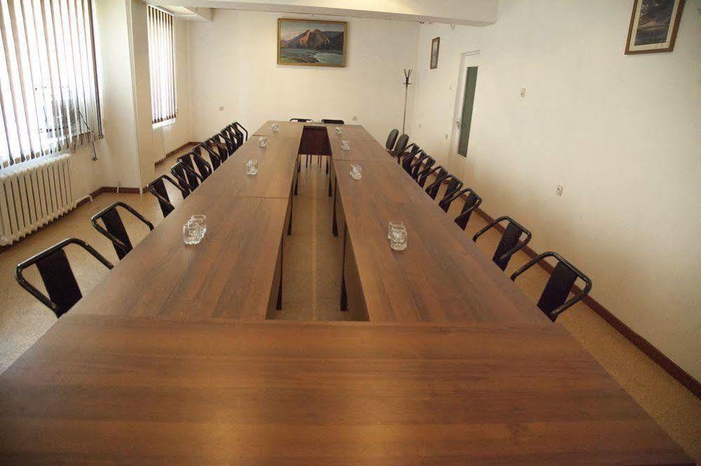 Hotel Dostuk Bişkek Dış mekan fotoğraf