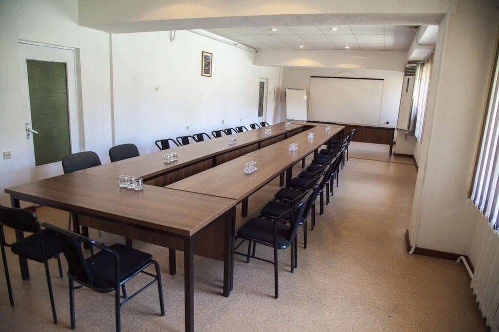 Hotel Dostuk Bişkek Dış mekan fotoğraf